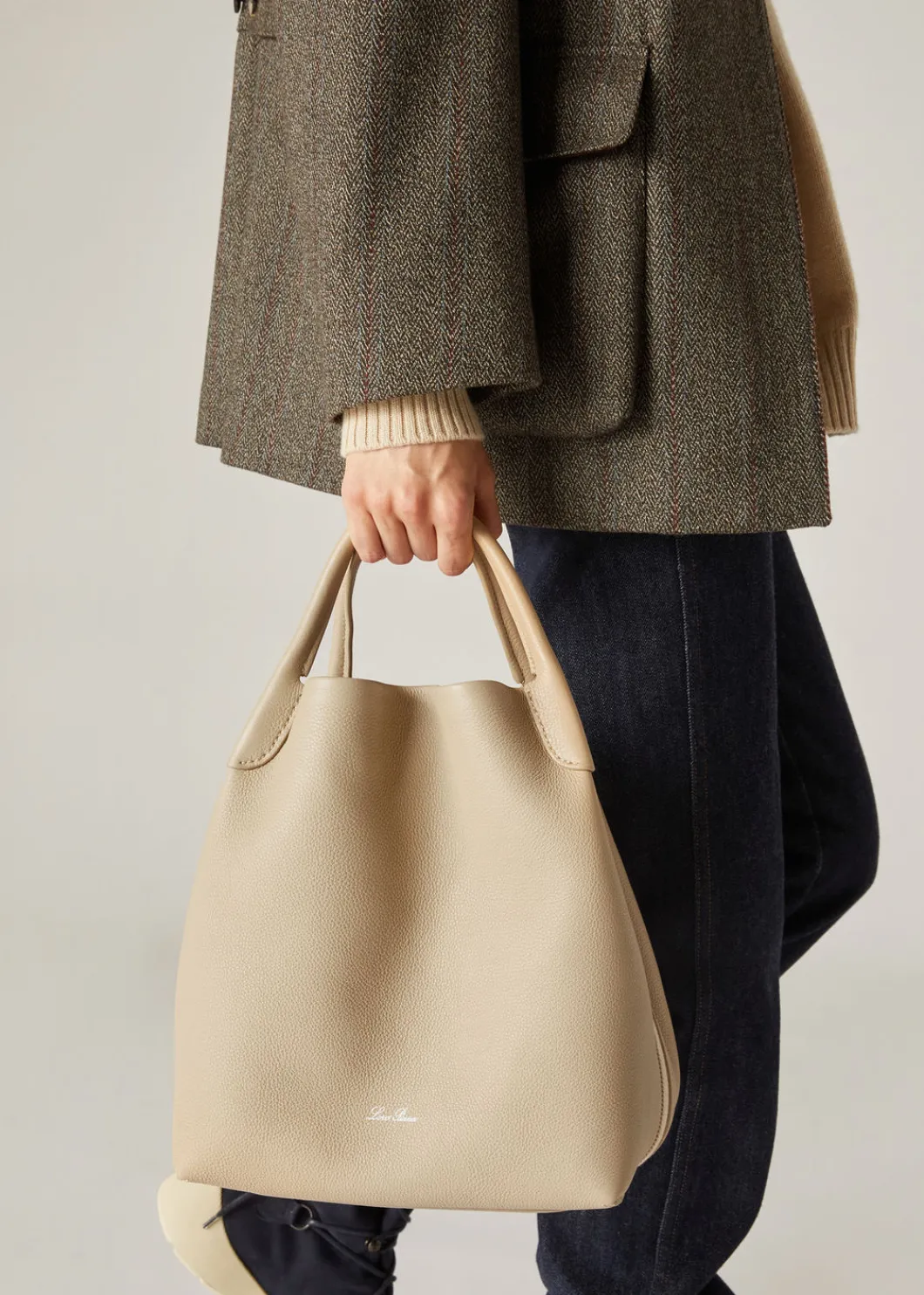 Discount Large Bale Bag Woman Cross Body And Shoulder Bags